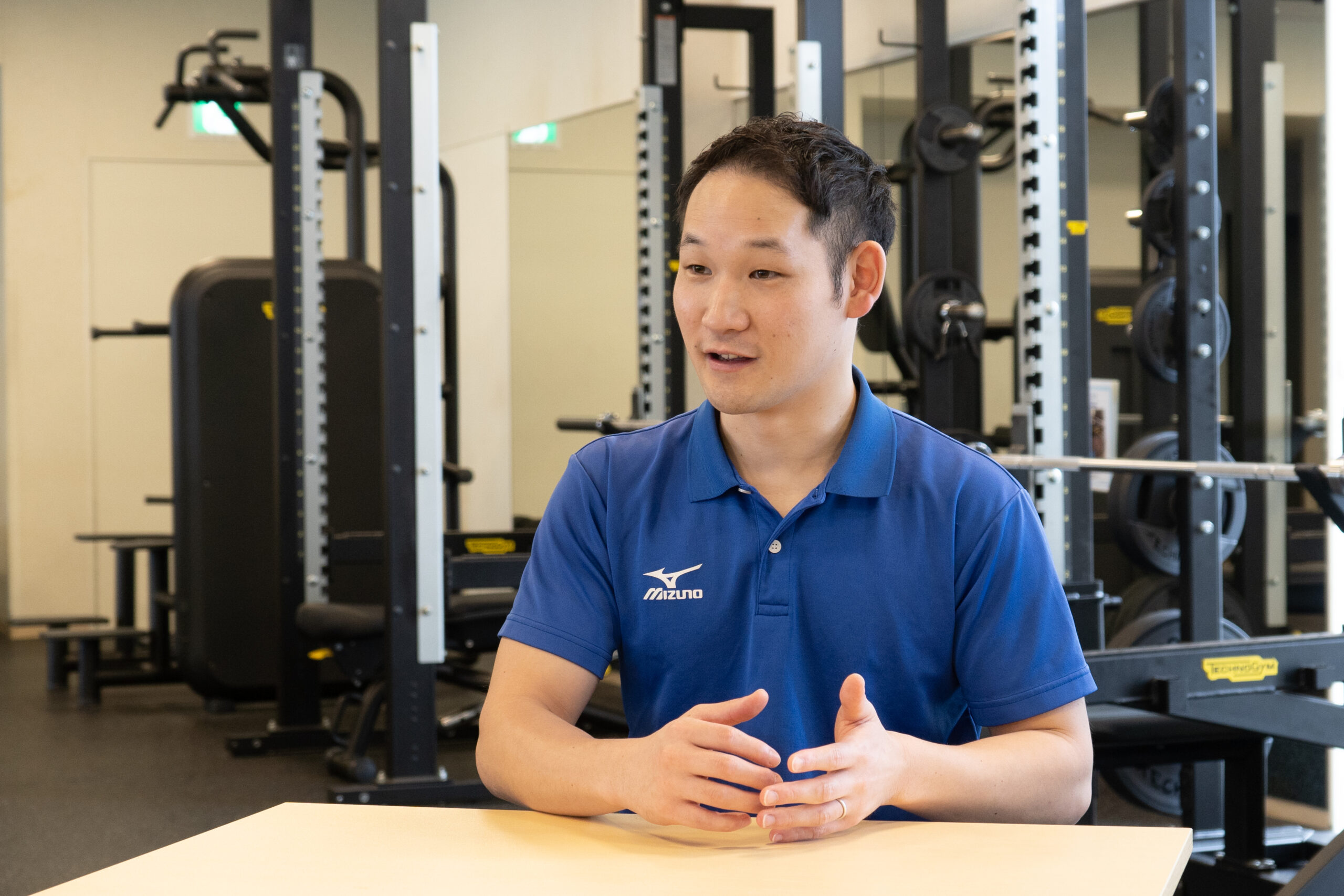 スタッフの目だけに頼っていた安全管理にAIカメラを活用！ジムエリアに